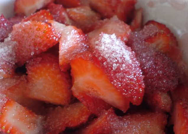 Как заморозить клубнику на зиму — 3 лучших рецепта