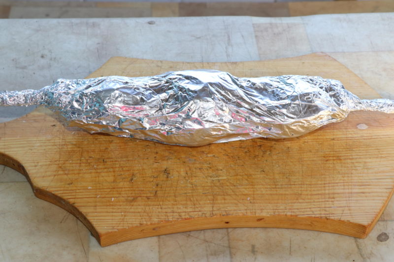 Шашлык из картошки с салом в фольге на мангале