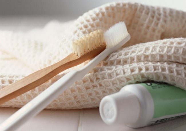 12 очень неожиданных способов использовать зубную пасту
