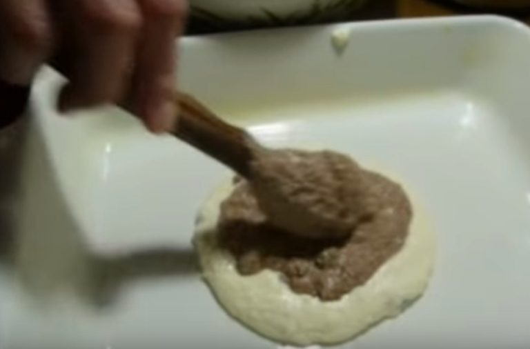 Манник на кефире – лучшие рецепты очень вкусного воздушного пирога