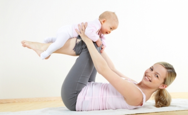Как подтянуть живот после родов - программа тренировки для молодых мам!
