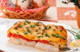 Низкокалорийный ужин: Рыба, запеченная с помидорами и сыром