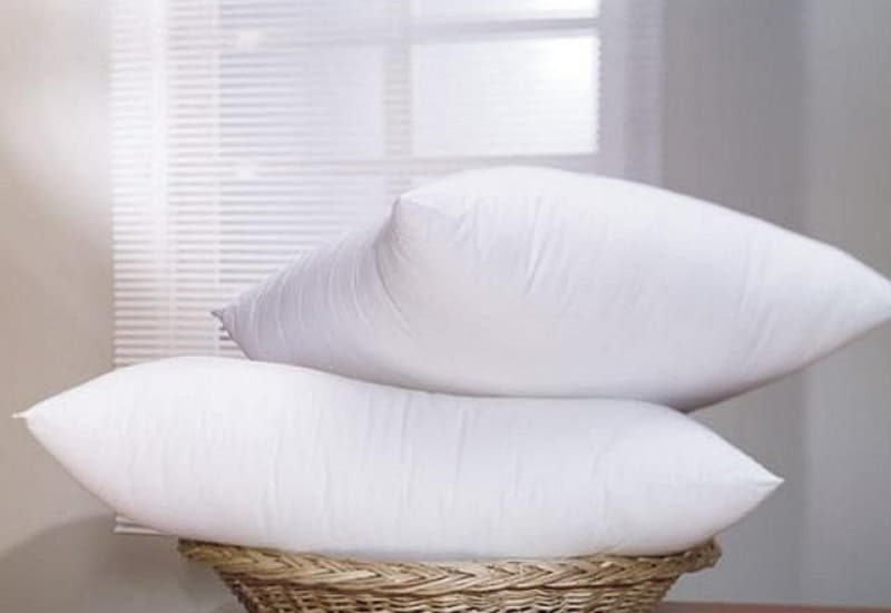 Трюки, которые знают не все: Как правильно чистить подушки