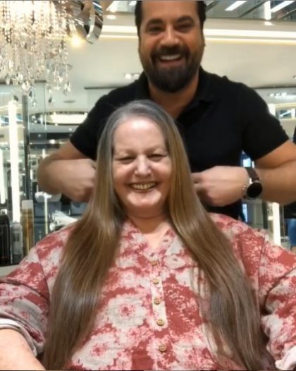 «Умная» стрижка для женщин 50+, с которой и редкие волосы будут выглядеть шикарно