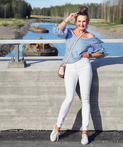 7 способов носить джинсы после 60, чтобы выглядеть на зависть молодым