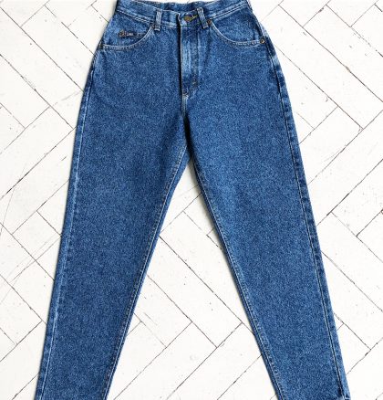 Учимся выбирать дешевые джинсы и выглядеть в них дорого